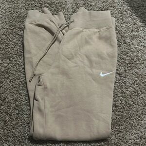 Women’s Nike sweatpants